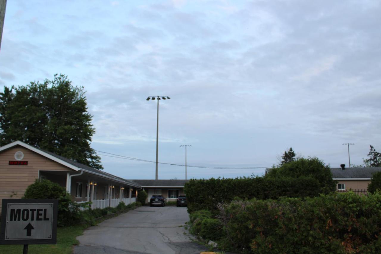 Le Marigot Hotel Vaudreuil-Dorion Luaran gambar